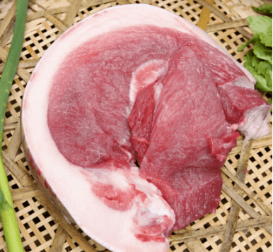 買豬肉時(shí),挑前腿肉好還是后腿肉好?老屠夫:不會(huì)挑只能吃啞巴虧